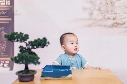 莒县宝宝总是抠鼻子